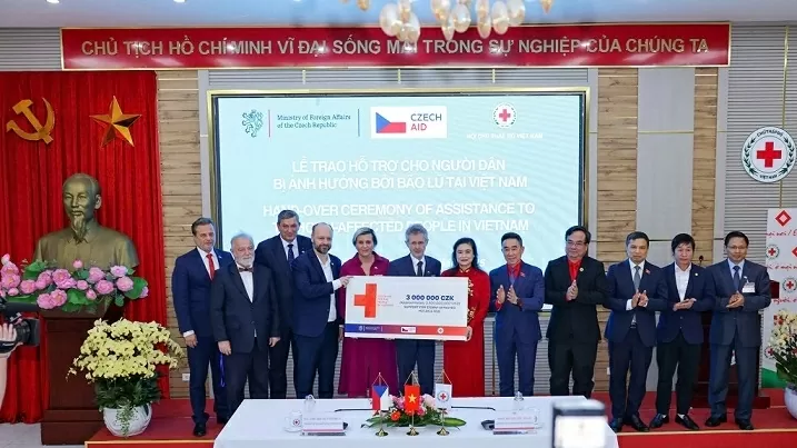 Czech Senate President grants 3.5 billion VND to support flood recovery in Vietnam