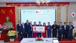 Czech Senate President grants 3.5 billion VND to support flood recovery in Vietnam
