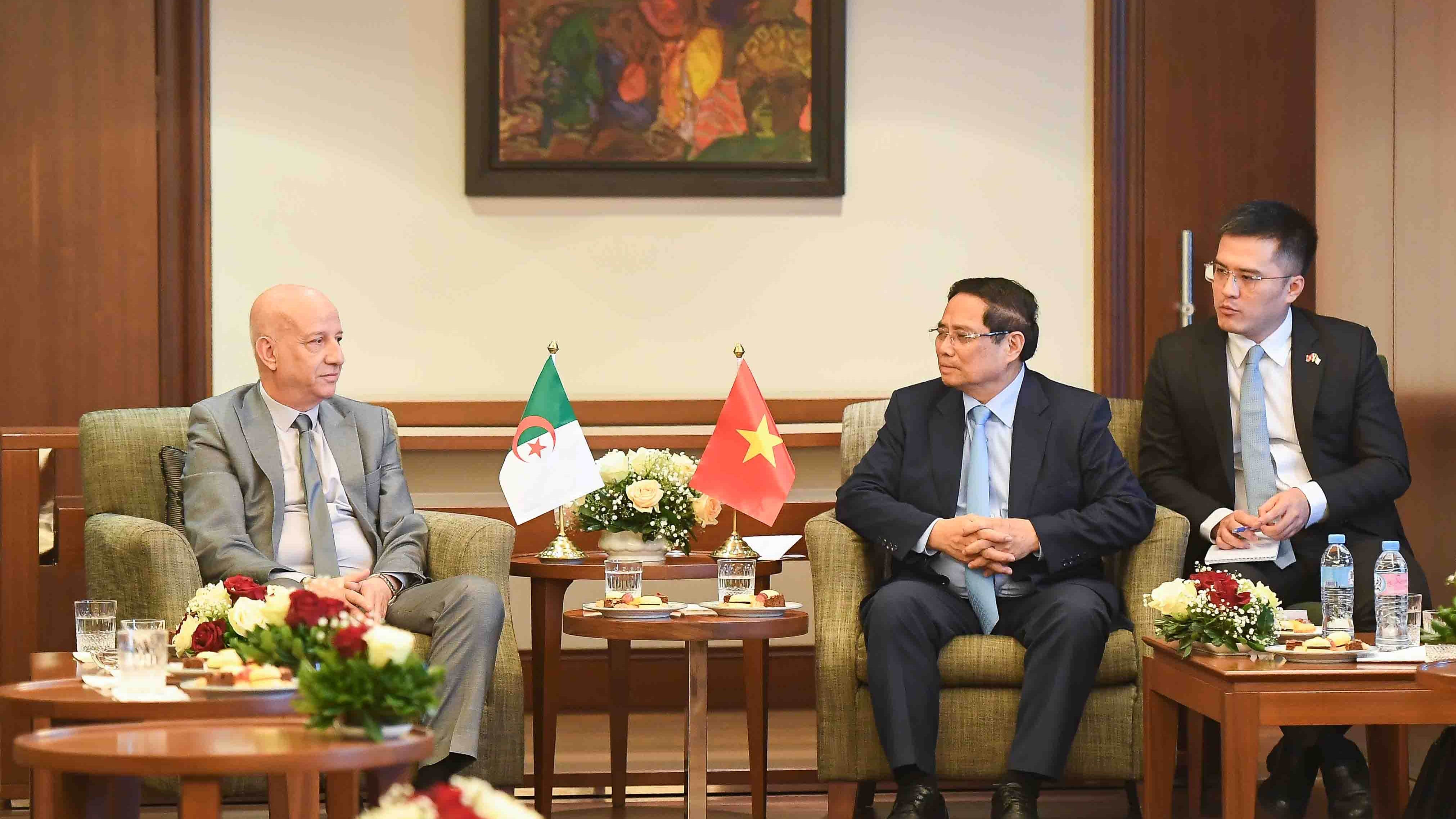 Prime Minister recevies Secretary-General of Algeria’s National Liberation Front