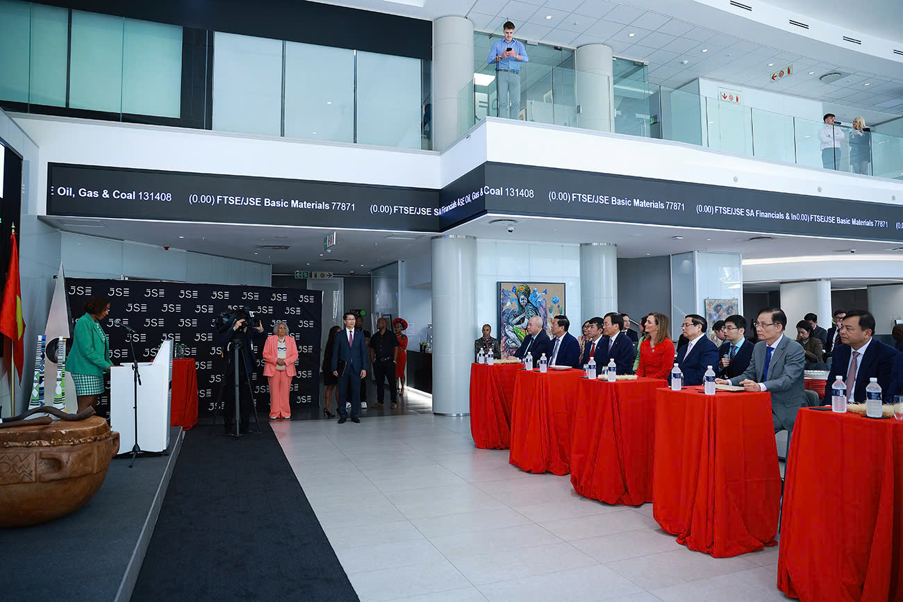 Prime Minister Pham Minh Chinh visits Africa's Largest Stock Exchange Prime Minister Pham Minh Chinh visits Africa's Largest Stock Exchange