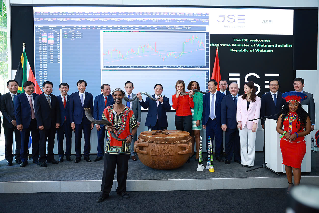 Prime Minister Pham Minh Chinh visits Africa's Largest Stock Exchange Prime Minister Pham Minh Chinh visits Africa's Largest Stock Exchange