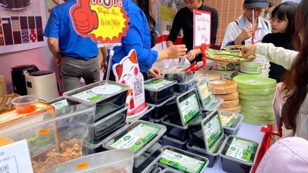 International Culinary Culture Festival 2025: Cao Bang specialties spread warmth, solidarity from domestic, int'l friends to mountainous communities