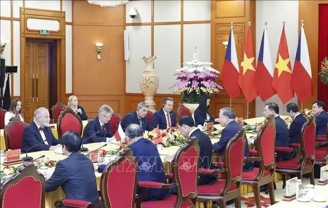 Party General Secretary To Lam welcomes Czech Senate President Milos Vystrcil