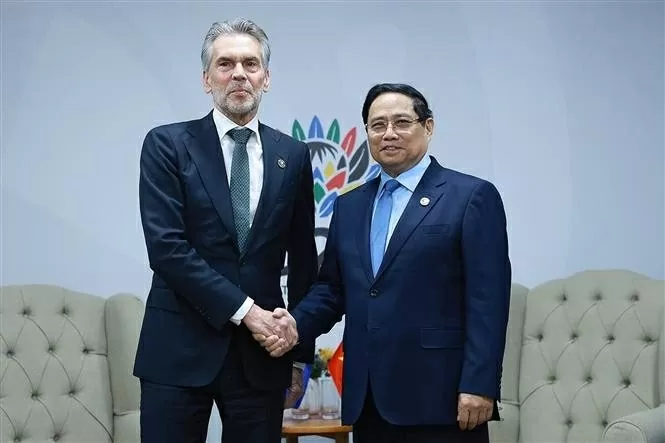 Vietnamese Prime Minister discusses ways to enhance ties with Dutch, Singaporean counterparts in South Africa