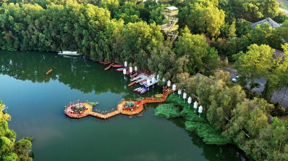 A serene voyage into the 'emerald realm'