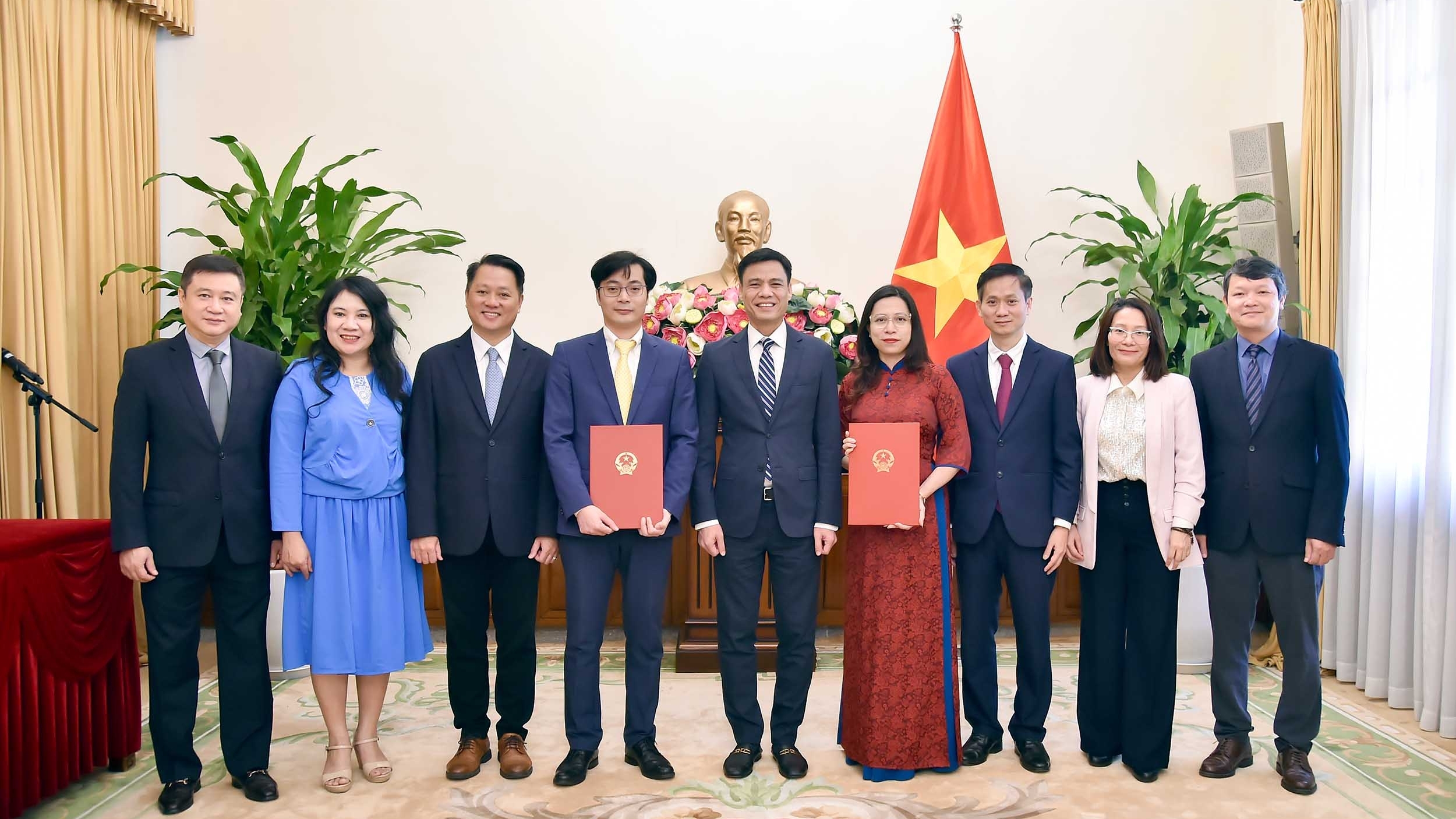 Ministry of Foreign Affairs presents leadership appointment decisions