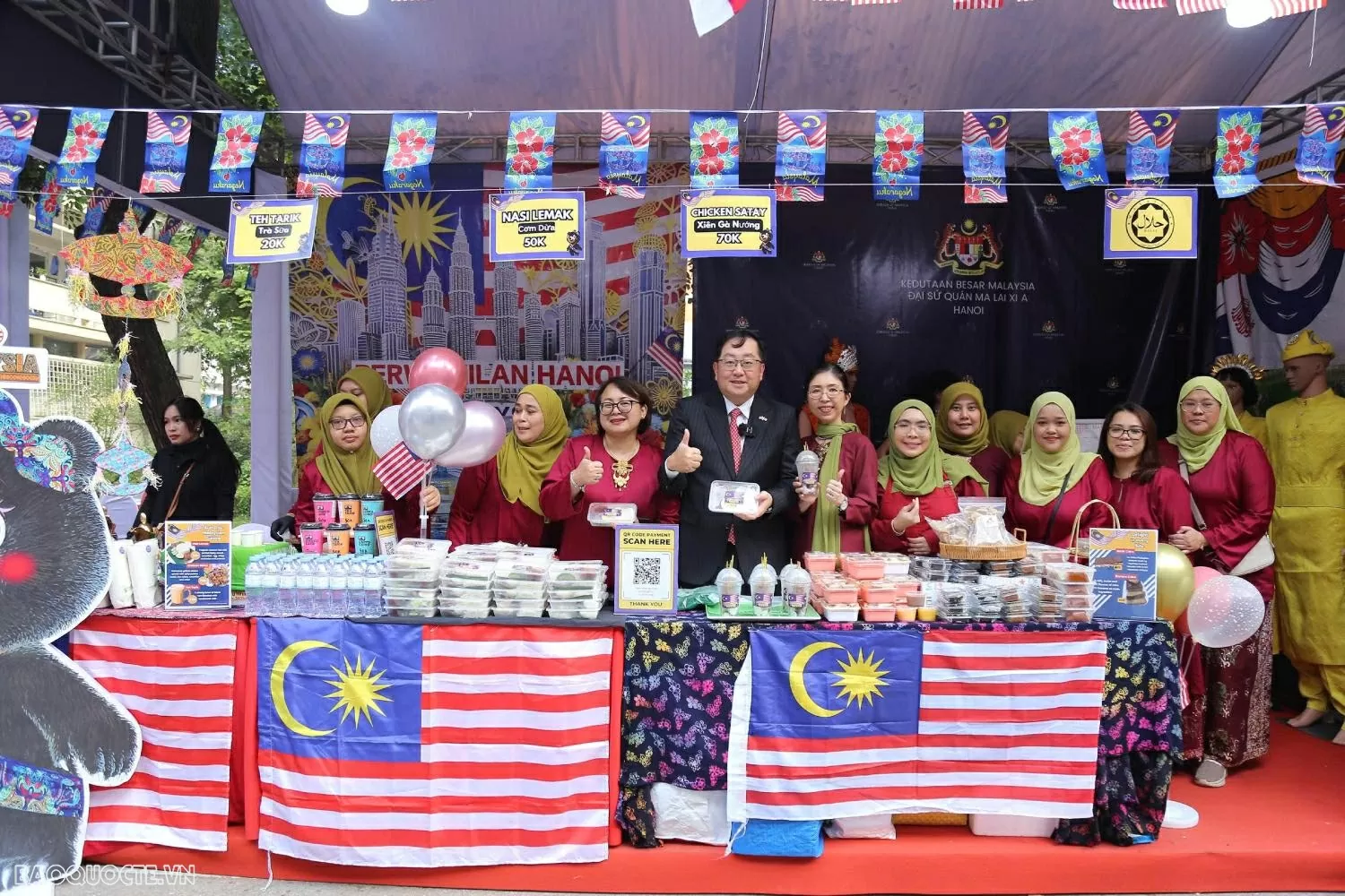 Ambassador Dato' Tan Yang Thai: Malaysian people always stand by the people and Government of Vietnam Ambassador Dato' Tan Yang Thai: Malaysian people always stand by the people and Government of Vietnam