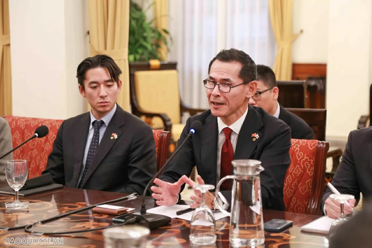 Deputy FM Dang Hoang Giang receives delegation from Japan's Matsushita Institute of Government and Management