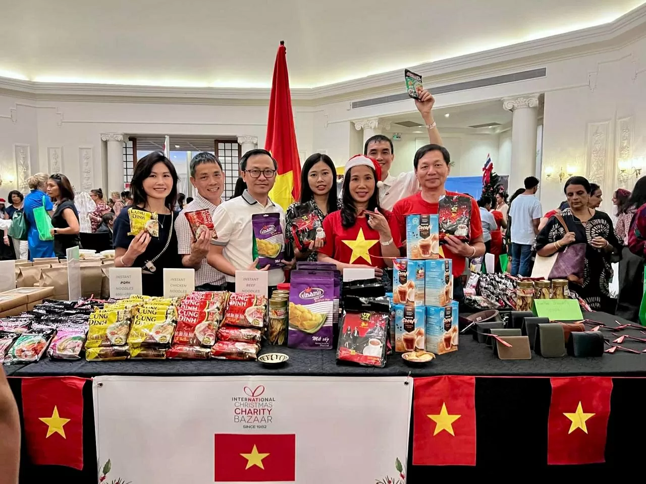 Vietnamese booth attracts attention at the 2025 International Charity Fair in Colombo (Sri Lanka)