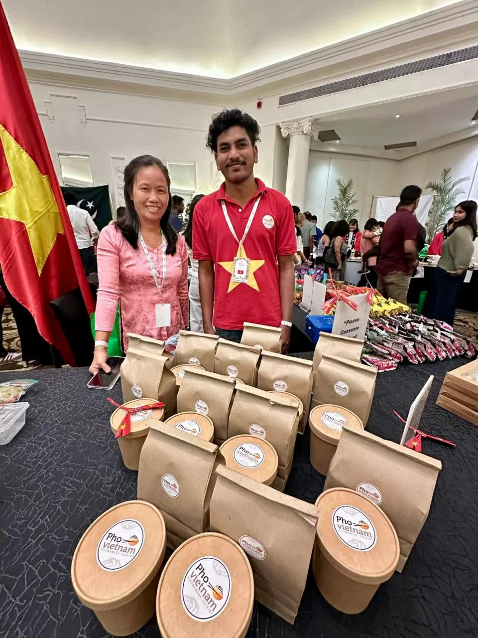 Vietnamese booth attracts attention at the 2025 International Charity Fair in Colombo (Sri Lanka)