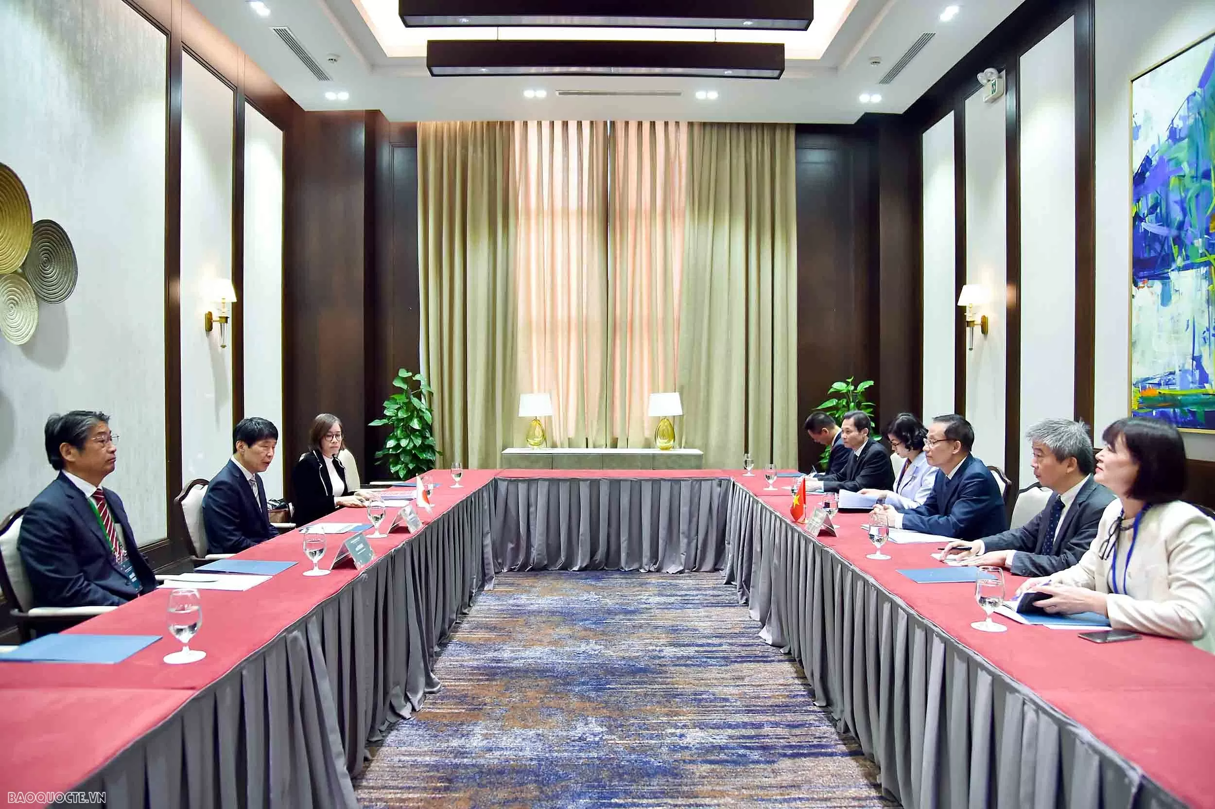 Minister of Foreign Affairs Le Hoai Trung welcomes the Governor of Japan's Gunma Prefecture