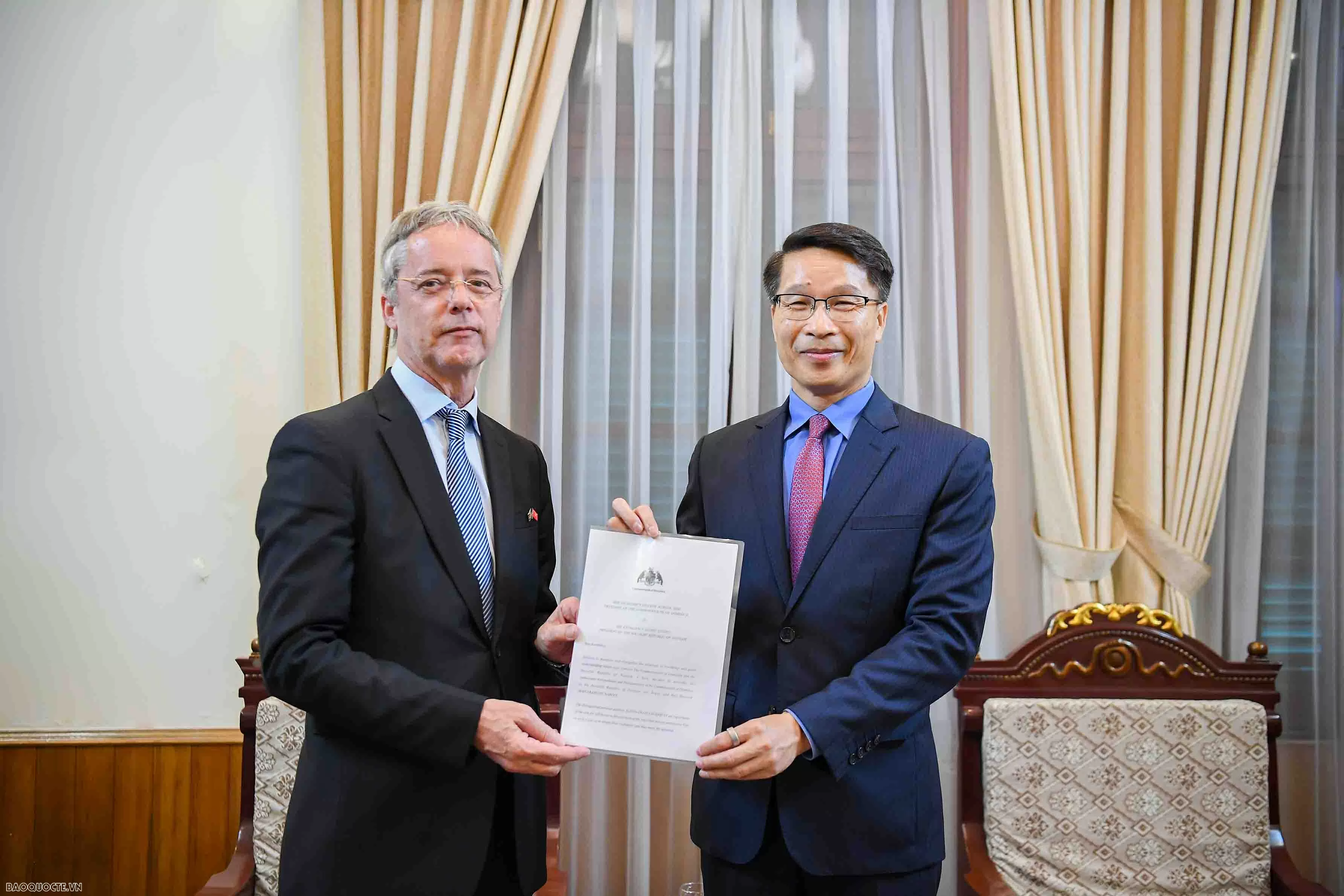 MOFA receives copies of Credentials appointing Ambassadors of Singapore and Dominica to Vietnam MOFA receives copies of Credentials appointing Ambassadors of Singapore and Dominica to Vietnam