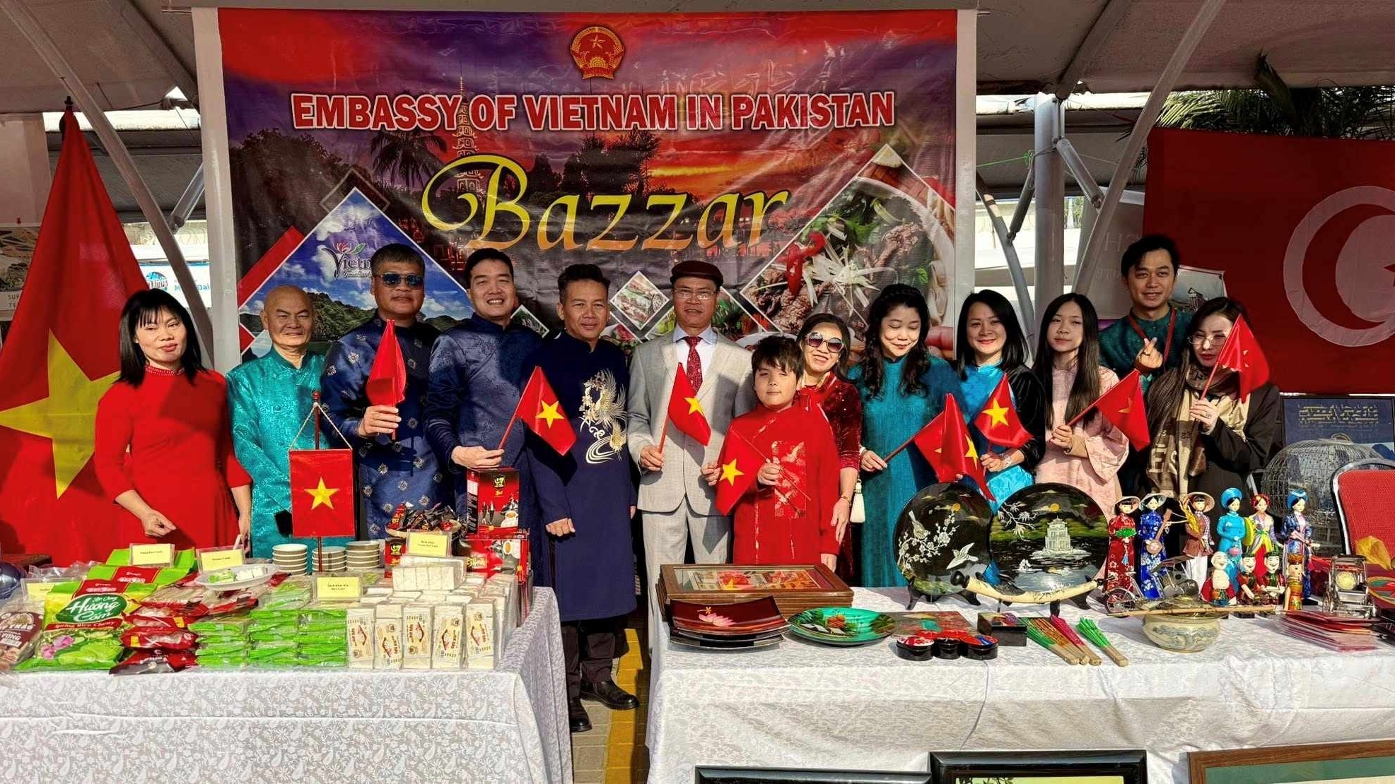 Vietnam's booth 'shines' at Bazaar 2025 in Islamabad