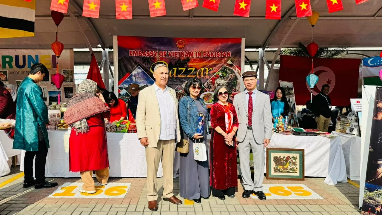 Vietnam's booth 'shines' at Bazaar 2025 in Islamabad