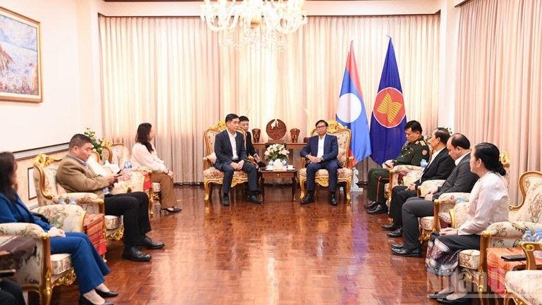 Vietnamese Embassy in Thailand congratulates Laos on 50th National Day