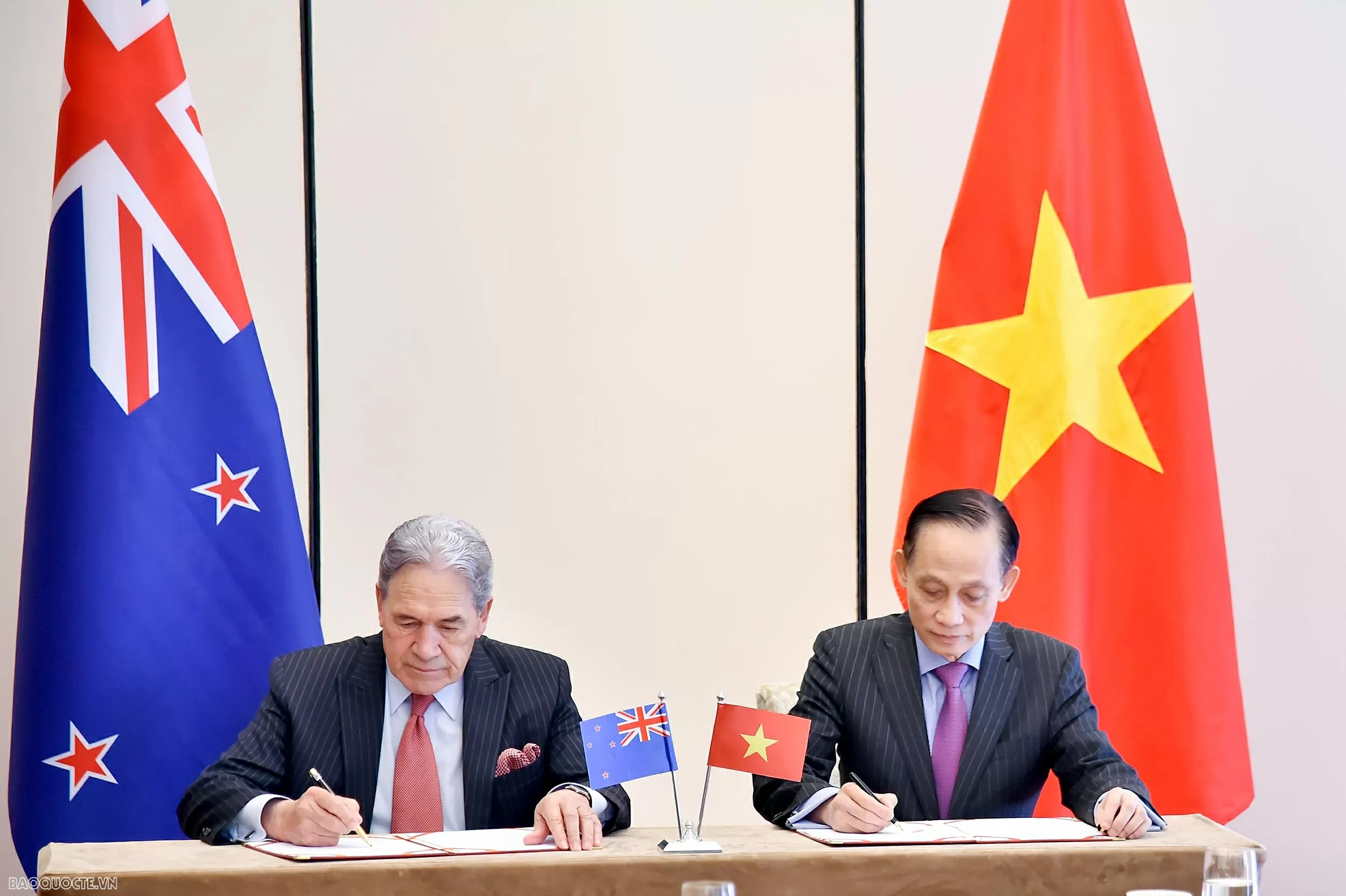 Foreign Minister Le Hoai Trung co-chairs the 3rd Vietnam-New Zealand Foreign Ministers’ Meeting (FMM-3) Foreign Minister Le Hoai Trung co-chairs the 3rd Vietnam-New Zealand Foreign Ministers’ Meeting (FMM-3)
