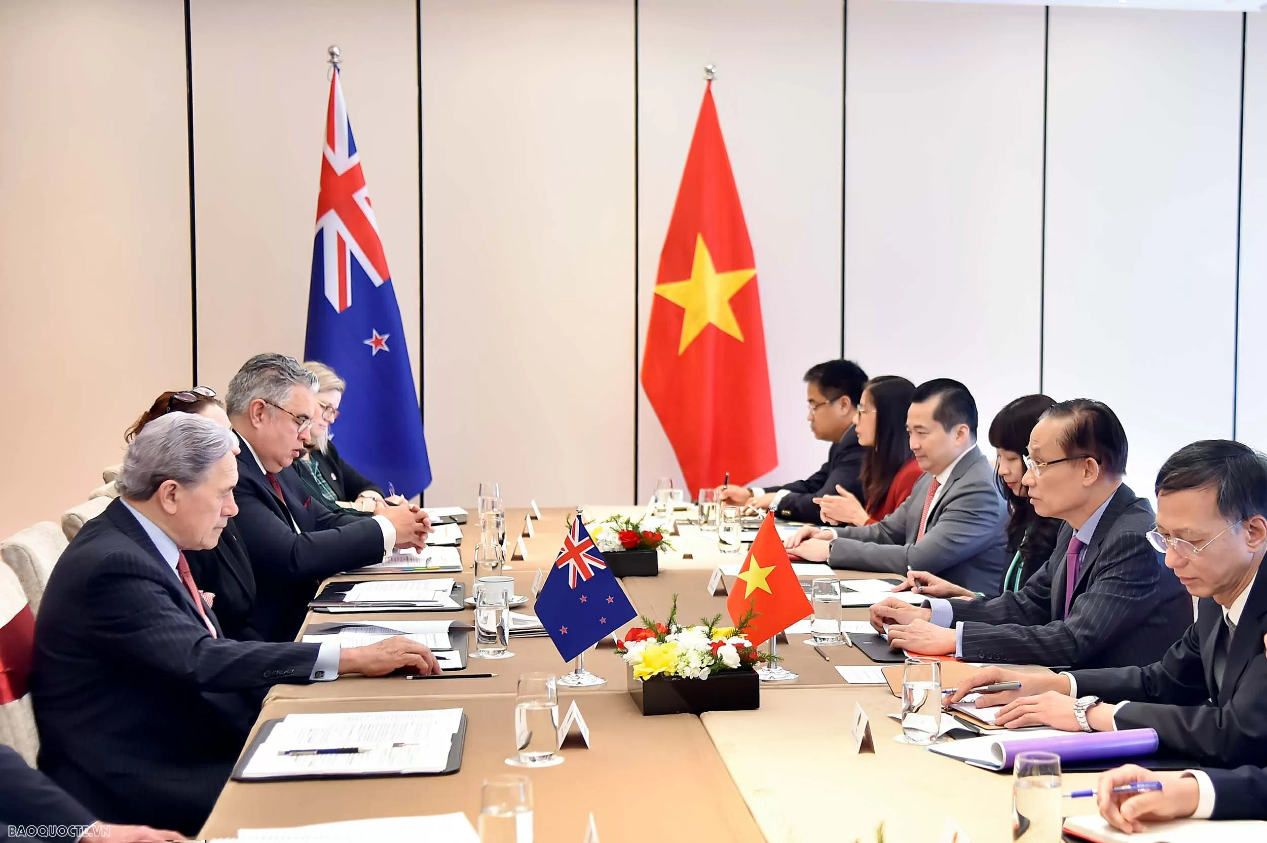 Foreign Minister Le Hoai Trung co-chairs the 3rd Vietnam-New Zealand Foreign Ministers’ Meeting (FMM-3) Foreign Minister Le Hoai Trung co-chairs the 3rd Vietnam-New Zealand Foreign Ministers’ Meeting (FMM-3)