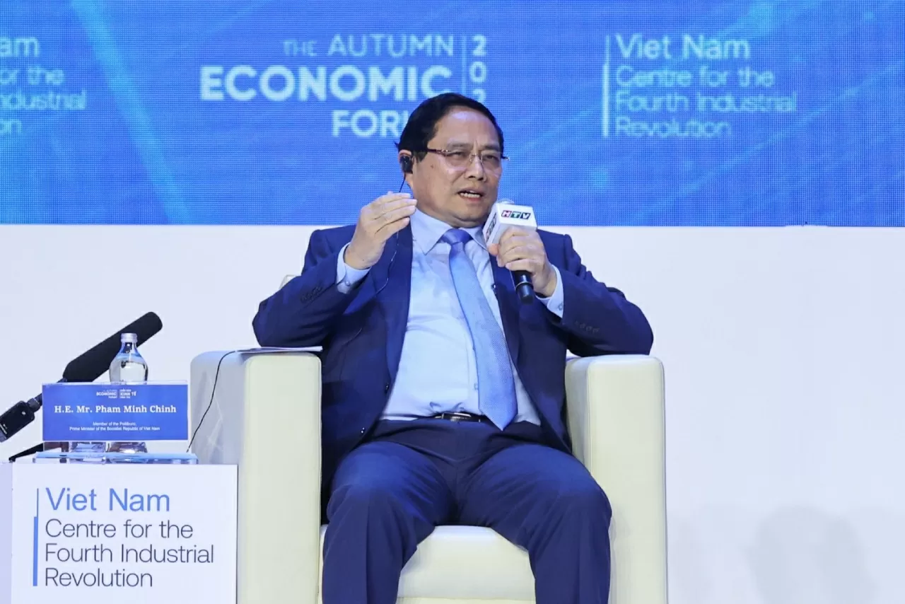 Prime Minister Pham Minh Chinh in dialogue with WEF: Asserting Vietnam's aspiration for green and digital transformation