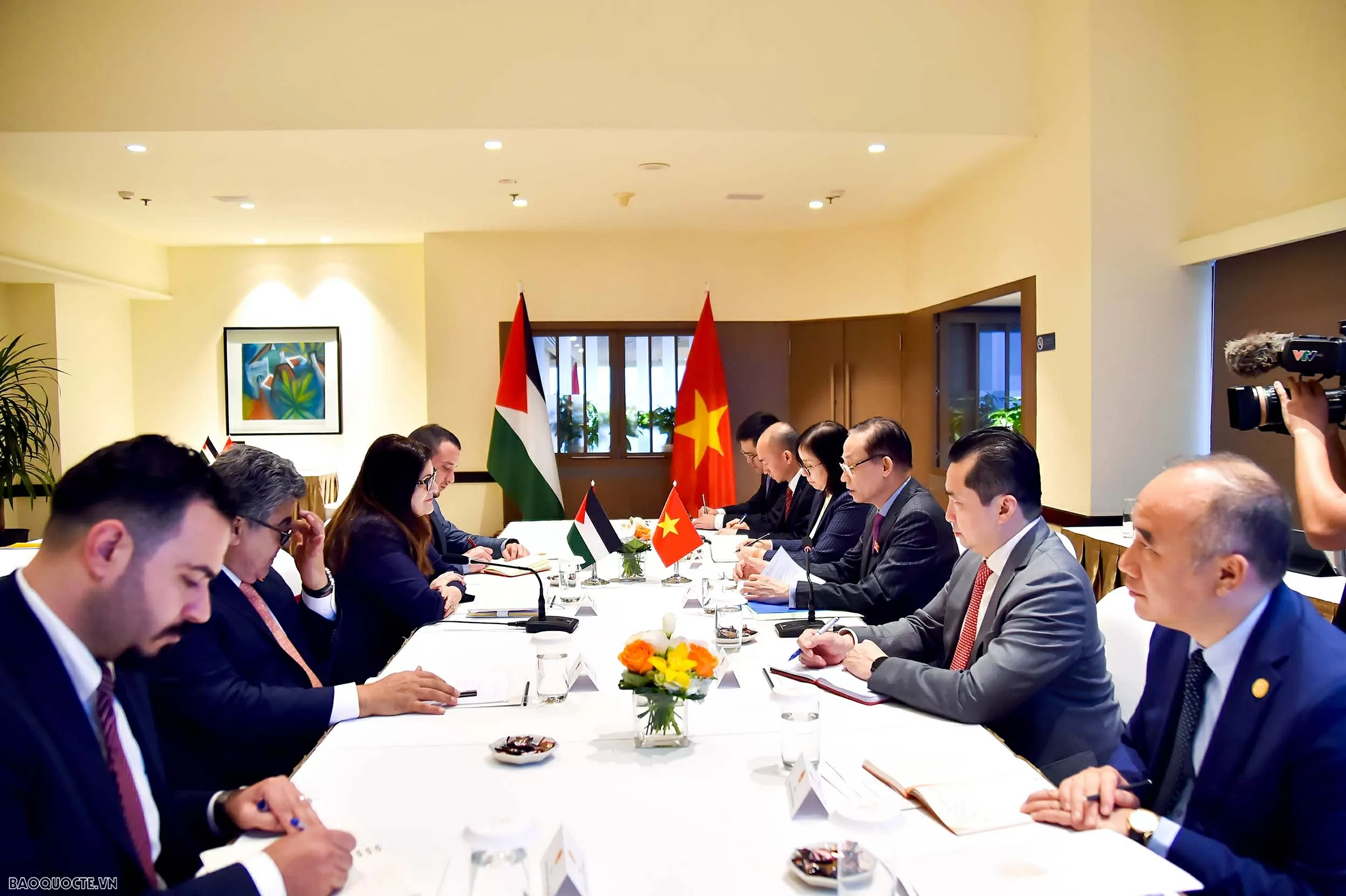 Vietnam-Palestine Foreign Ministers hold talks: Strengthening solidarity, promoting bilateral cooperation