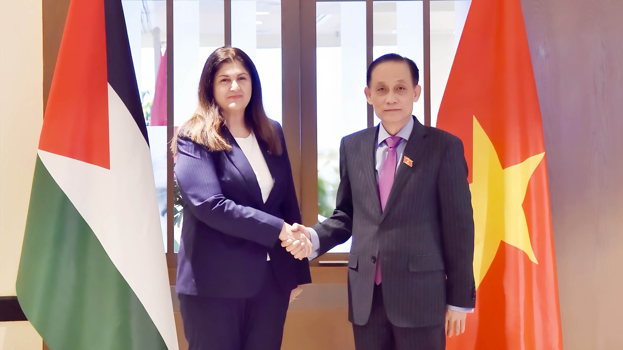 Vietnam-Palestine Foreign Ministers hold talks: Strengthening solidarity, promoting bilateral cooperation