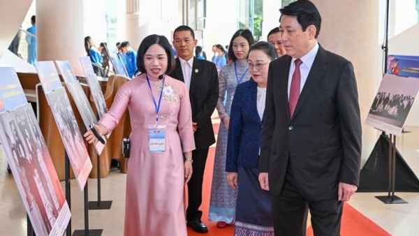Celebrating 50 years of Laos' National Day: Affirming Vietnam-Laos great friendship and special solidarity