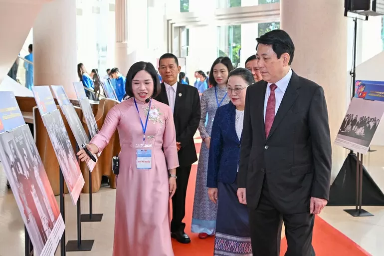 Celebrating 50 years of Laos' National Day: Affirming Vietnam-Laos great friendship and special solidarity Celebrating 50 years of Laos' National Day: Affirming Vietnam-Laos great friendship and special solidarity