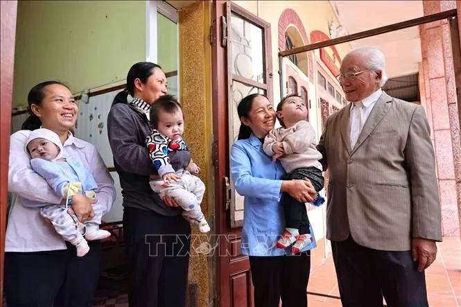 General Secretary To Lam: Ensure timely support and care for all children in special circumstances