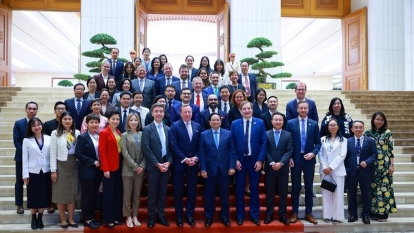 Prime Minister Pham Minh Chinh pledges green growth, urges EU members to ratify EVIPA