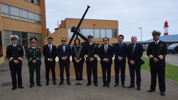 Vietnamese Ambassador leads ASEAN delegation to survey Chile's tsunami warning and maritime security
