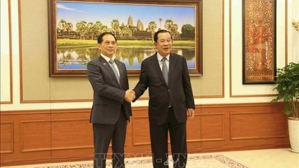 Deputy PM Bui Thanh Son visits Cambodia, strengthening traditional friendship, comprehensive cooperation