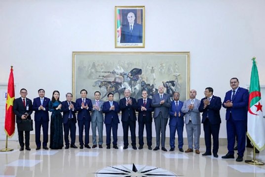 Vietnamese Prime Minister Pham Minh Chinh meets with Ibrahim Boughali, Speaker of the People’s National Assembly (Lower House) of Algeria in capital Algiers on November 20. Vietnamese Prime Minister Pham Minh Chinh meets with Ibrahim Boughali, Speaker of the People’s National Assembly (Lower House) of Algeria in capital Algiers on November 20.