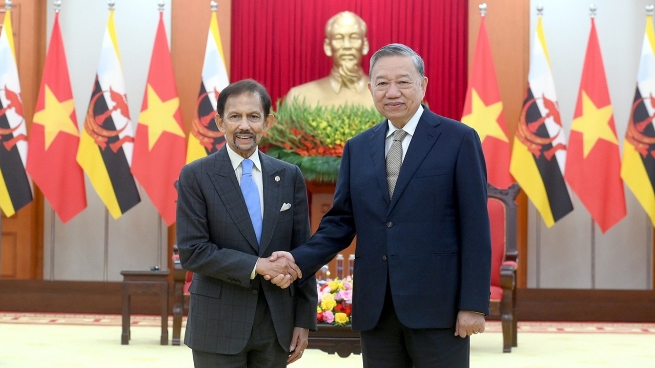 General Secretary To Lam welcomes Sultan of Brunei Darussalam Haji Hassanal Bolkiah in Hanoi