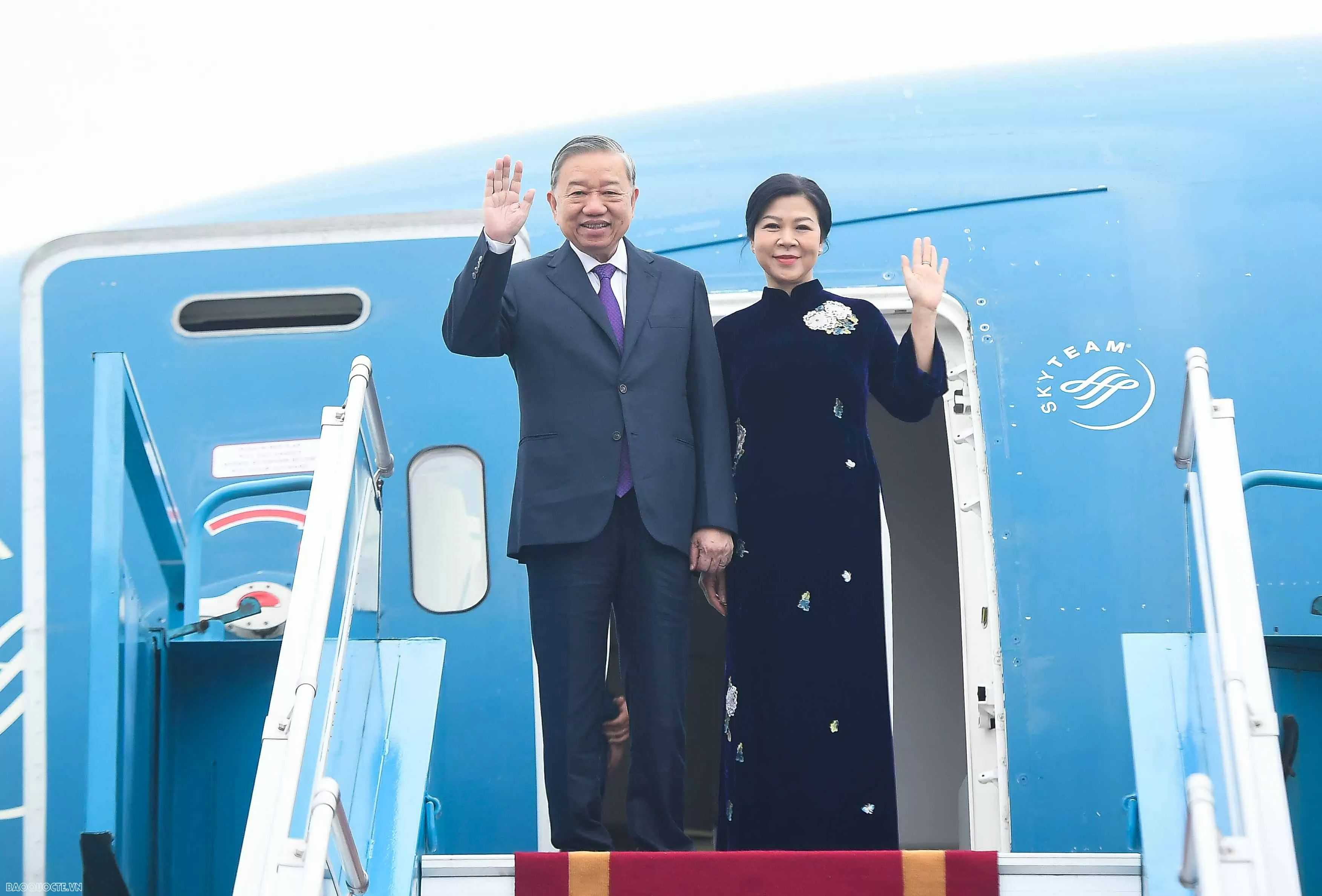 General Secretary To Lam and spouse depart Hanoi for state visit to Laos