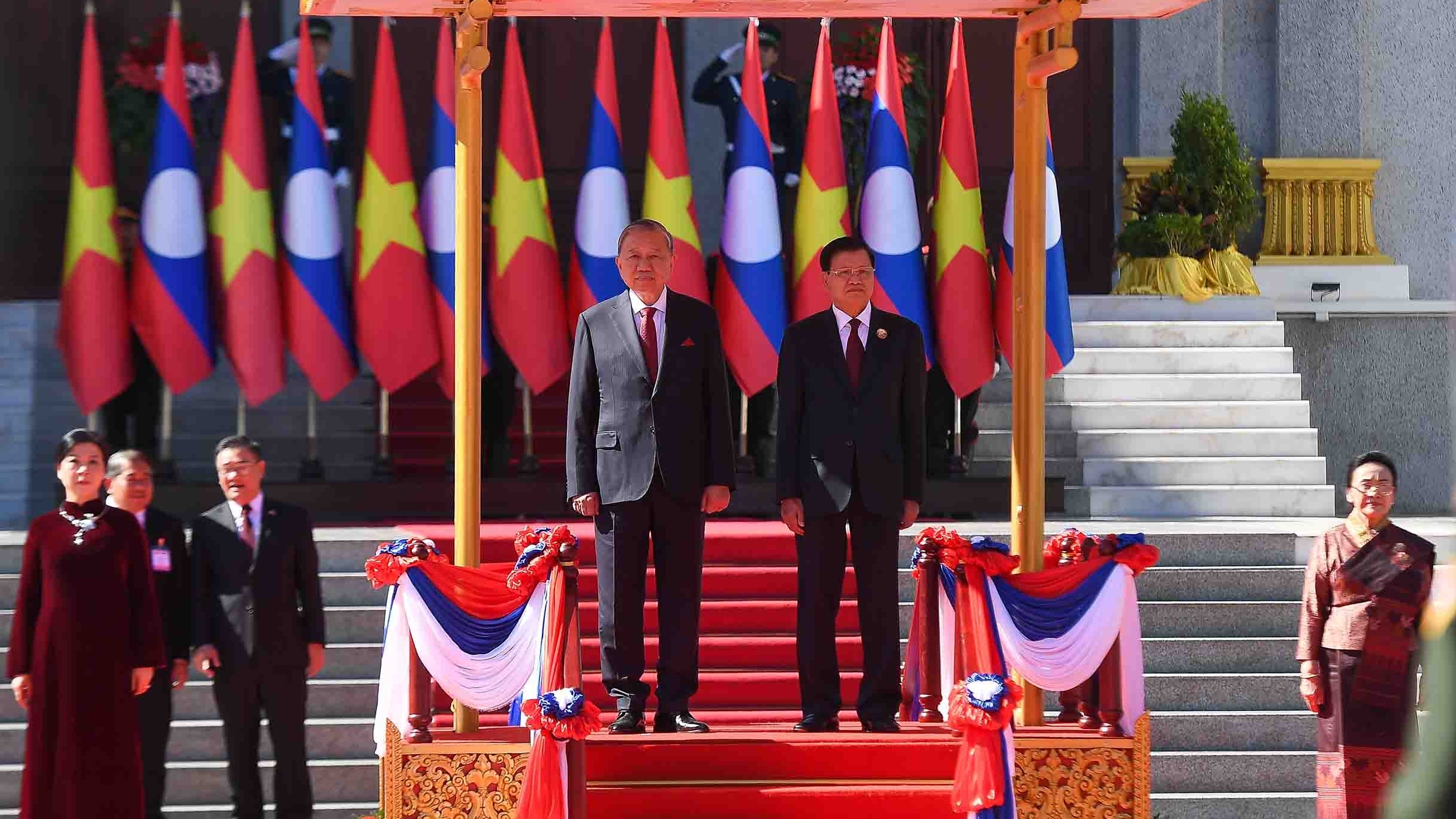 Welcome ceremony held for General Secretary To Lam and Spouse in Laos