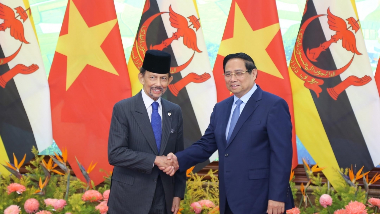 Prime Minister Pham Minh Chinh meets with Sultan of Brunei Haji Hassanal Bolkiah