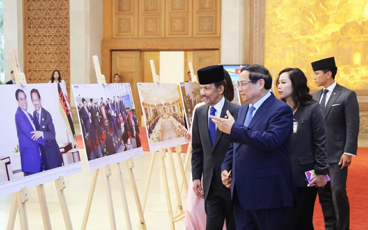 Prime Minister Pham Minh Chinh meets with Sultan of Brunei Haji Hassanal Bolkiah