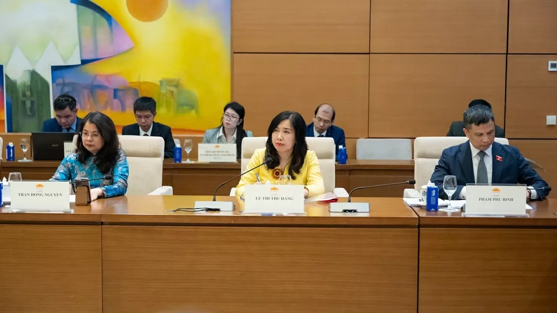 NA Vice Chairman Nguyen Khac Dinh holds talks with First Deputy Speaker of the Federation Council of the Russia's Federal Assembly