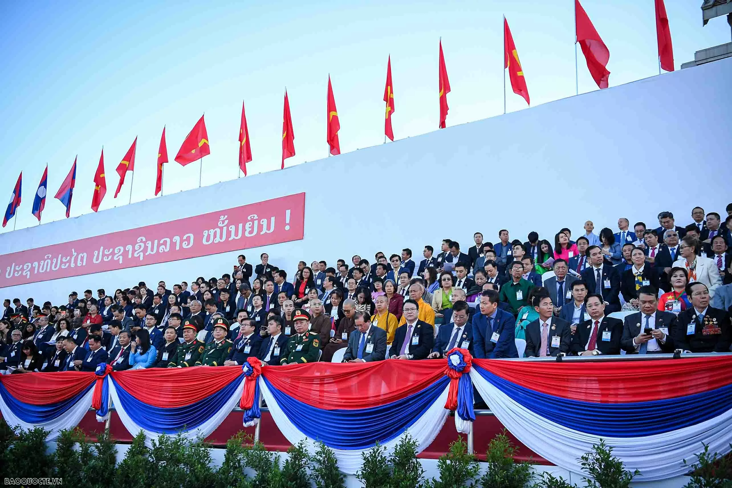 General Secretary To Lam and spouse attend 50th anniversary of Laos National Day