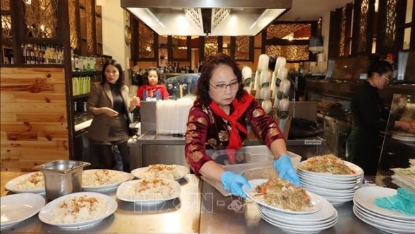 The loving charity meals of Vietnamese women in Belgium