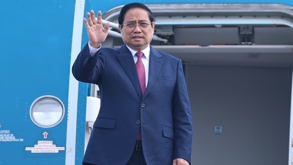 Prime Minister Pham Minh Chinh arrives in Vientiane, beginning official visit to Laos