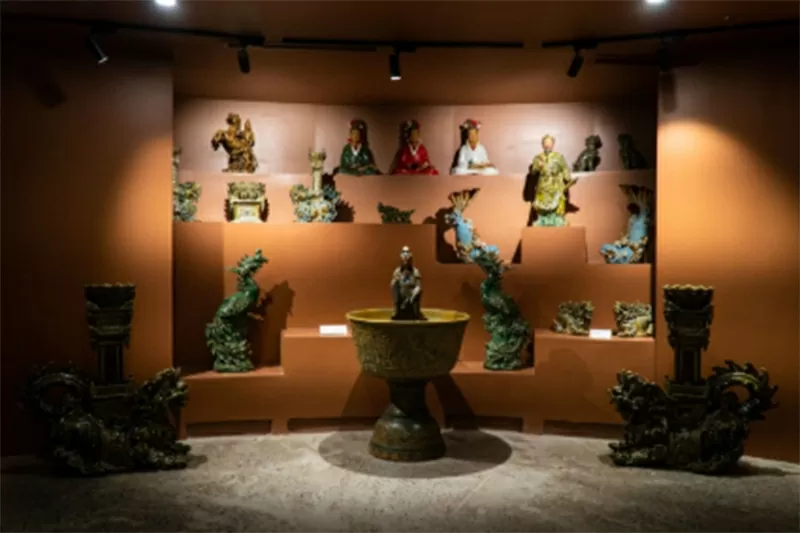 Bat Trang - The soul of Vietnamese Pottery in the integration stream Bat Trang - The soul of Vietnamese Pottery in the integration stream