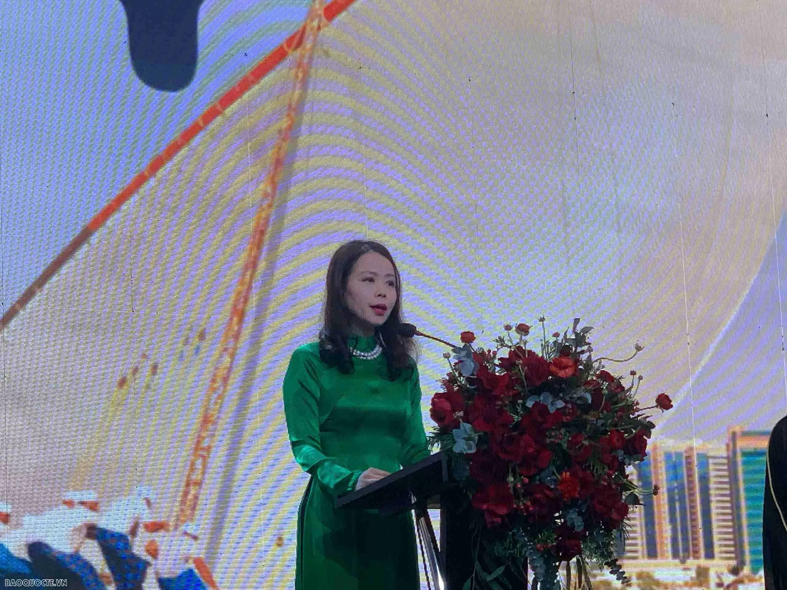 Deputy FM Nguyen Minh Hang attends ceremony marking 54th National Day of the United Arab Emirates in Hanoi Deputy FM Nguyen Minh Hang attends ceremony marking 54th National Day of the United Arab Emirates in Hanoi