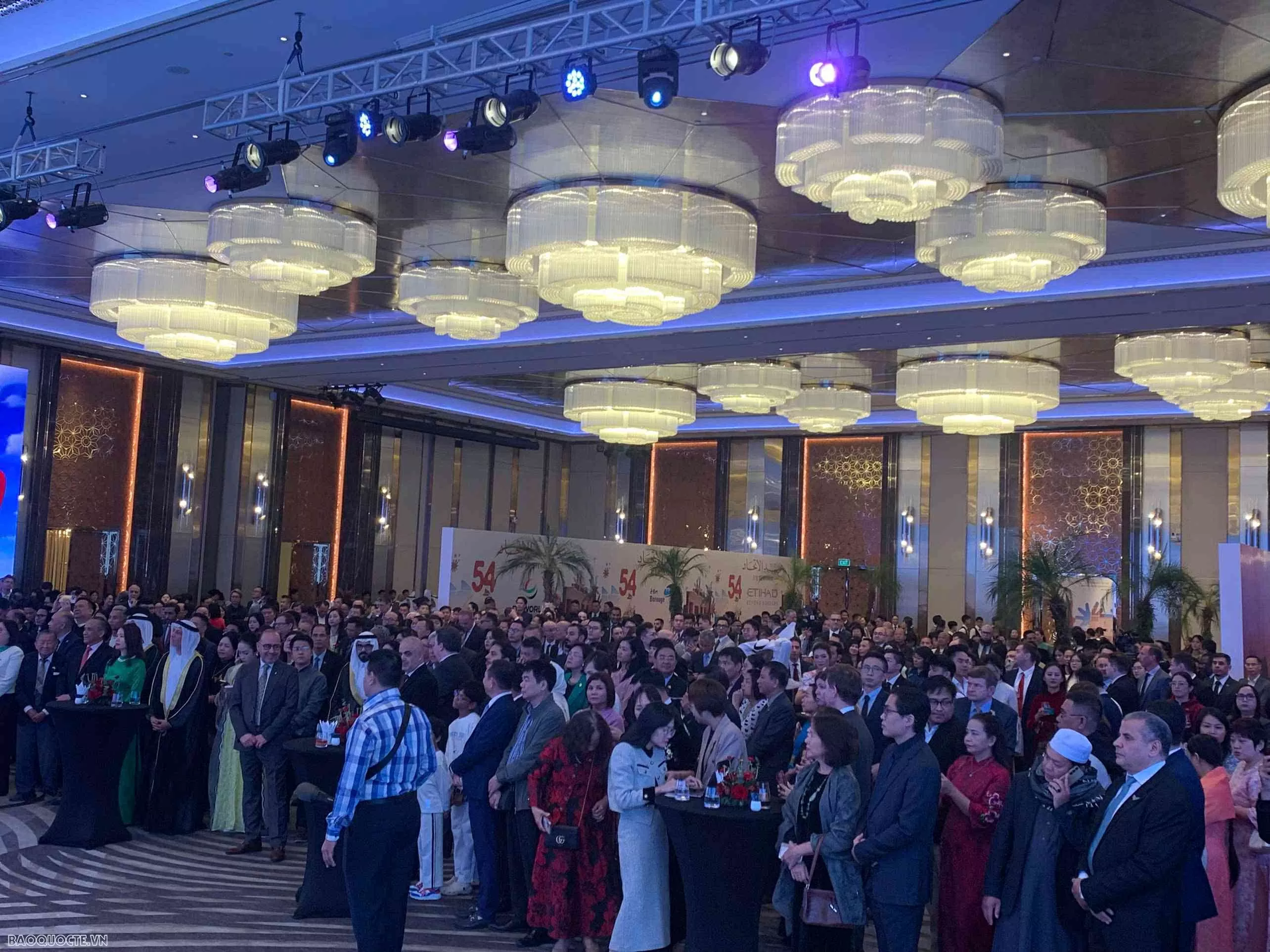 Deputy FM Nguyen Minh Hang attends ceremony marking 54th National Day of the United Arab Emirates in Hanoi Deputy FM Nguyen Minh Hang attends ceremony marking 54th National Day of the United Arab Emirates in Hanoi