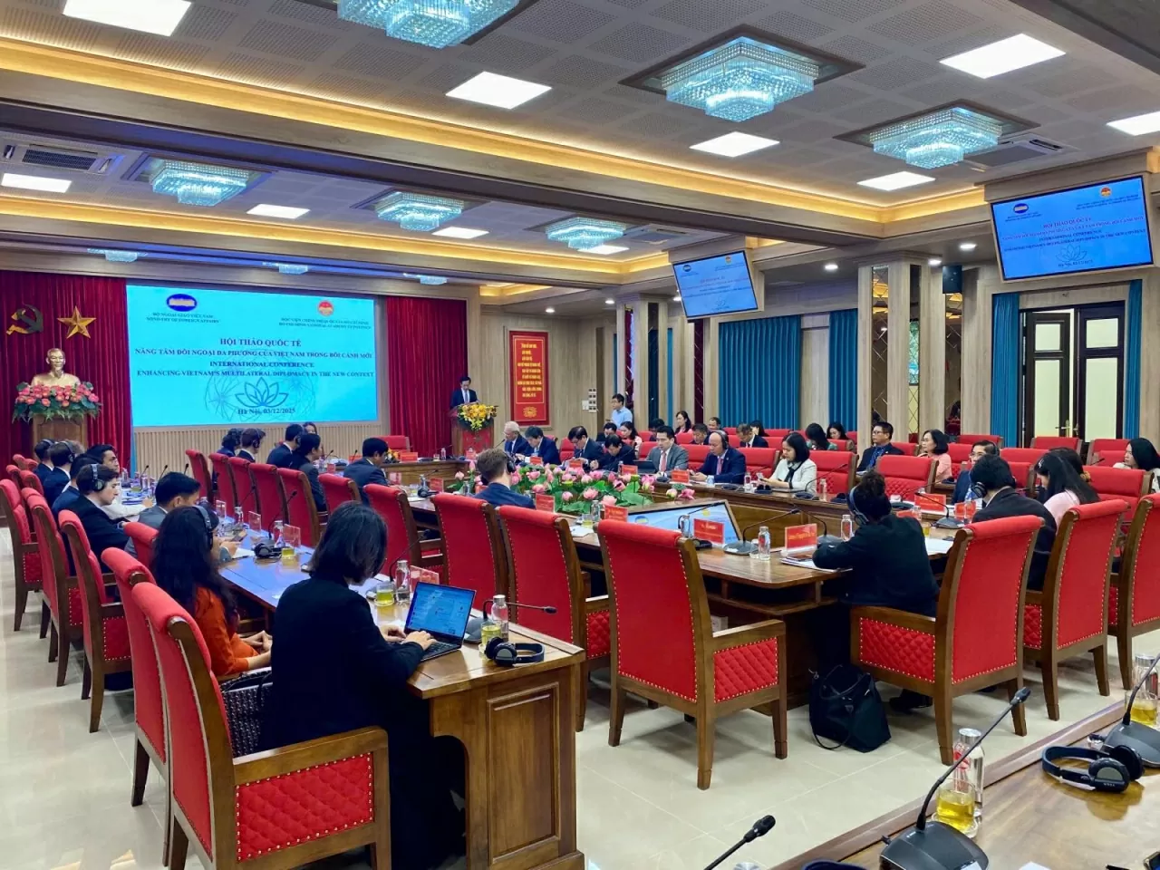 Enhancing Vietnam's multilateral diplomacy in the new context: Conference Enhancing Vietnam's multilateral diplomacy in the new context: Conference