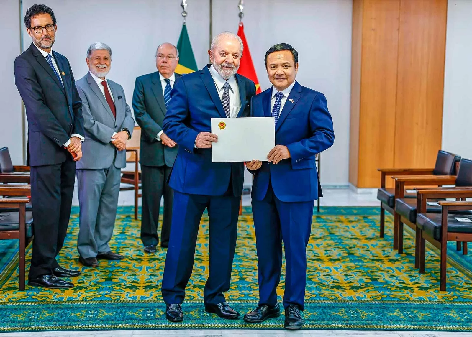 Ambassador Bui Van Nghi: How to conquer the demanding, multi-layered market in South America Ambassador Bui Van Nghi: How to conquer the demanding, multi-layered market in South America