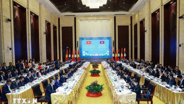 Vietnam, Laos Prime Ministers co-chair the 48th meeting of the Vietnam-Laos Intergovernmental Committee in Vientiane