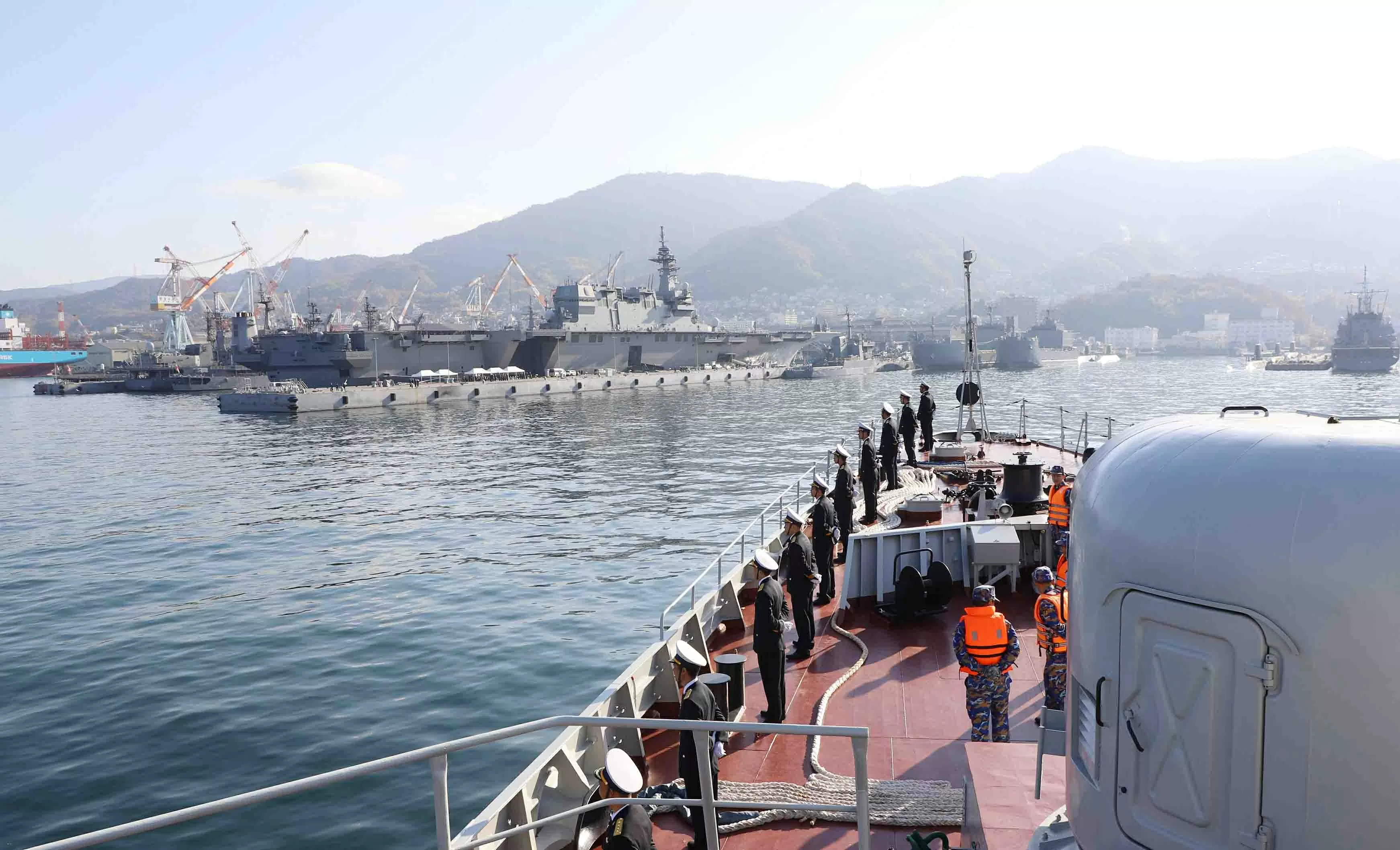 Vessel 015-Tran Hung Dao docks at Kure Port, beginning courtesy visit to Japan