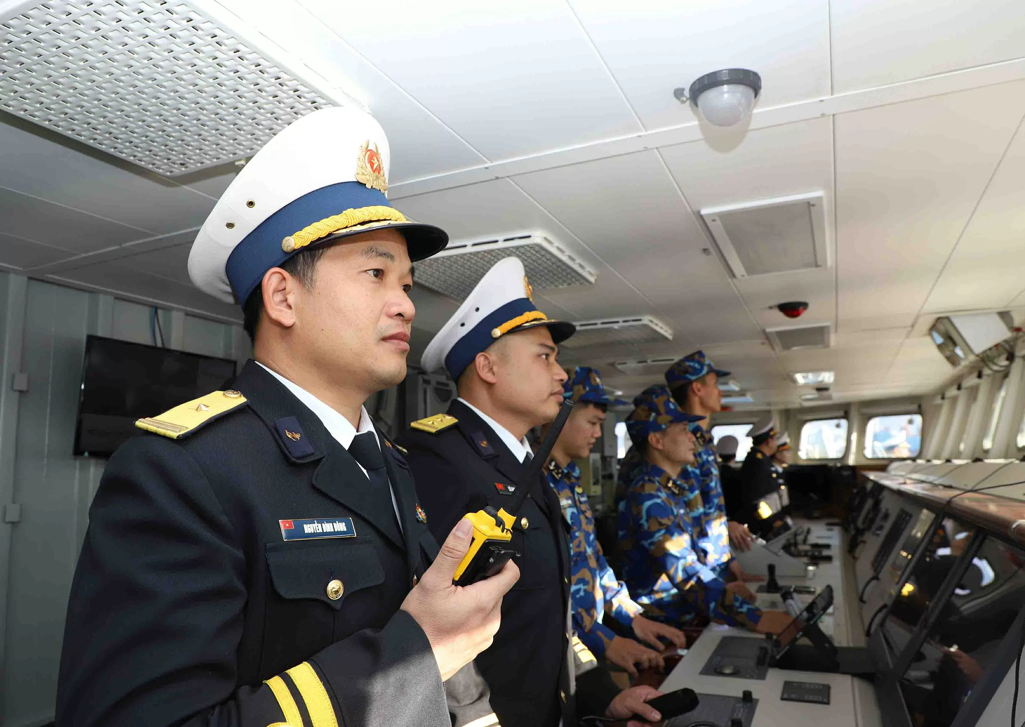 Vessel 015-Tran Hung Dao docks at Kure Port, beginning courtesy visit to Japan
