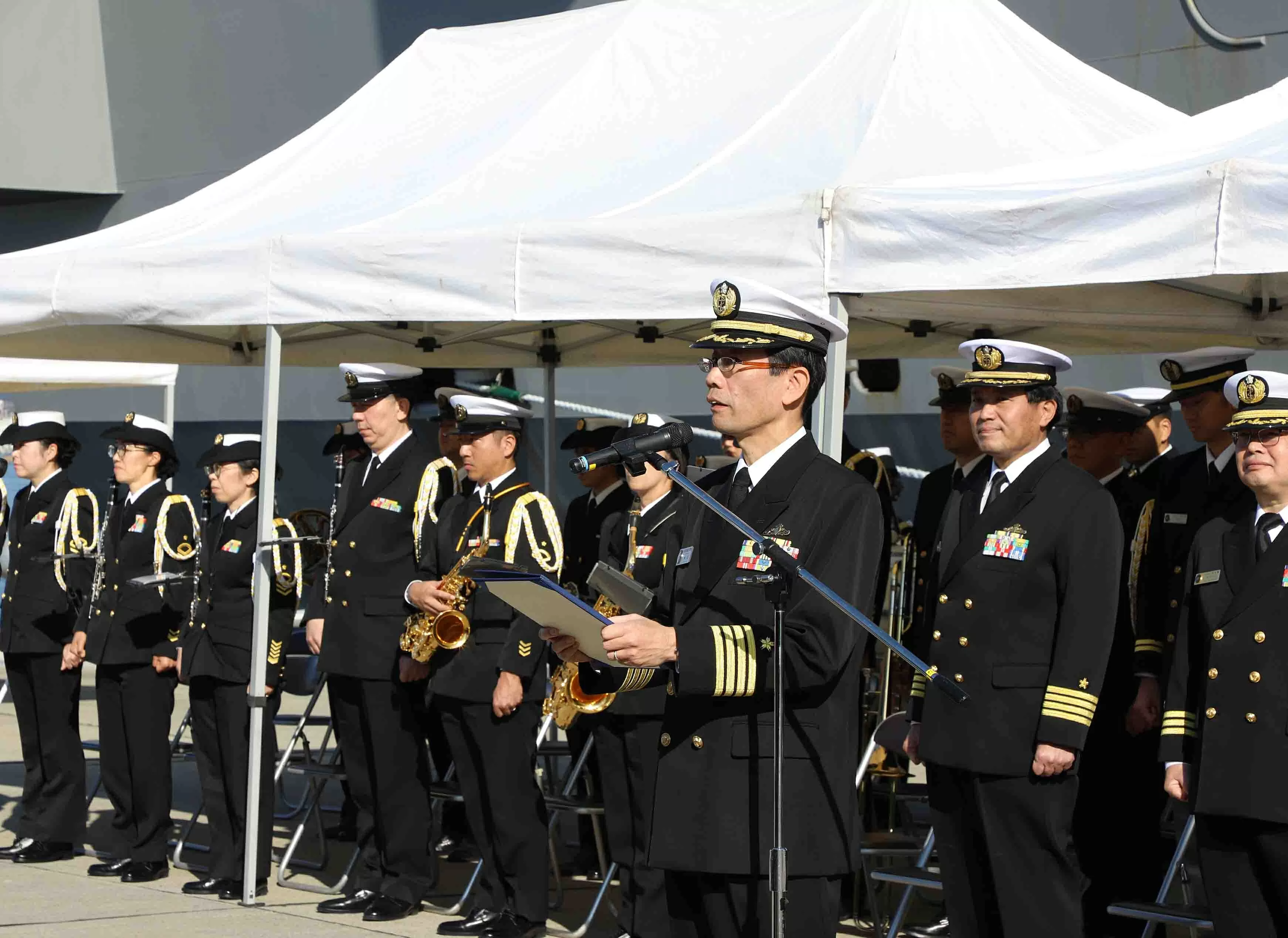 Vessel 015-Tran Hung Dao docks at Kure Port, beginning courtesy visit to Japan
