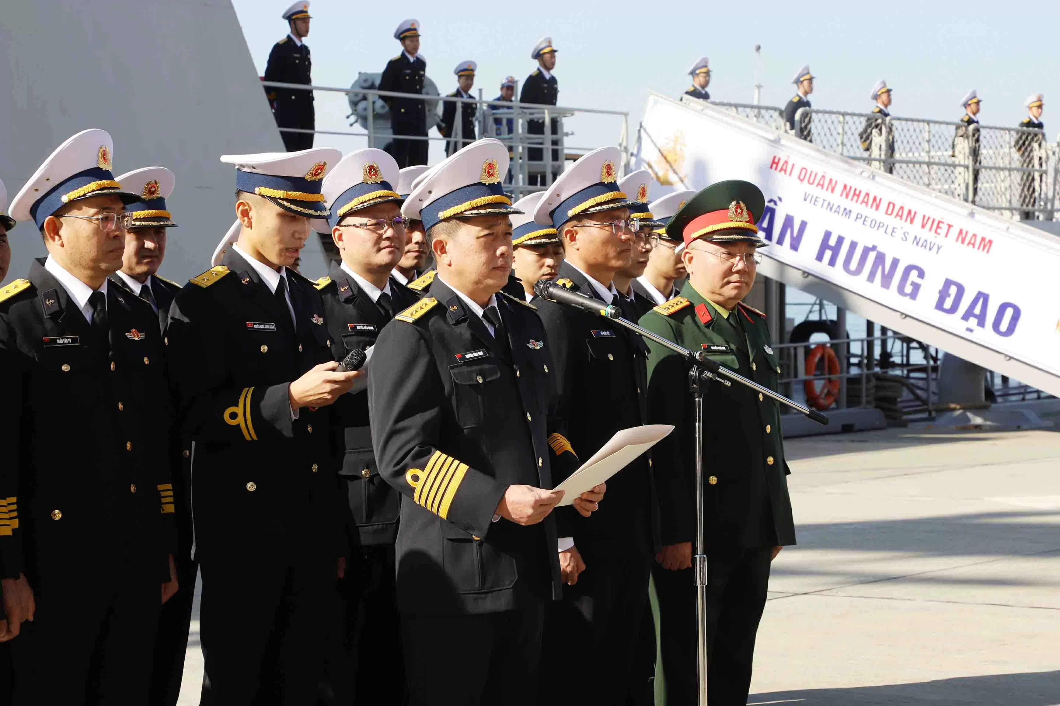 Vessel 015-Tran Hung Dao docks at Kure Port, beginning courtesy visit to Japan